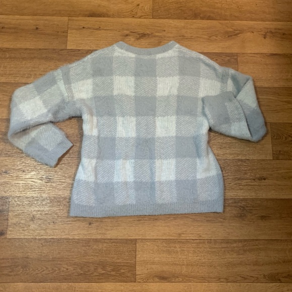 Soft Sweater - Picture 3 of 3